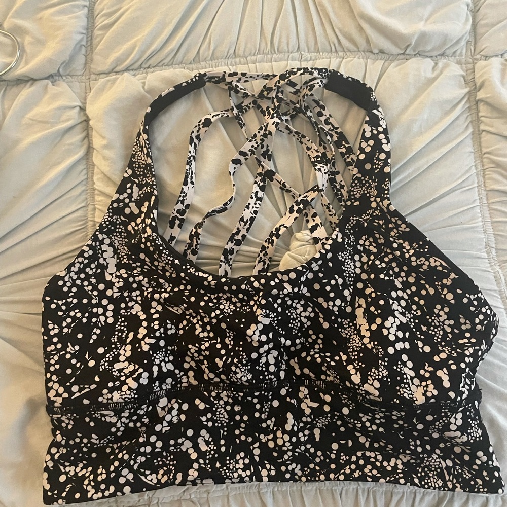 Lululemon bra size 8